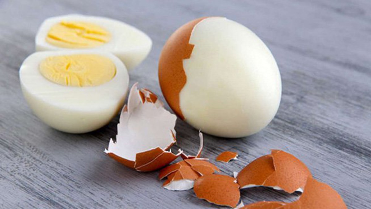 Mẹo luộc trứng dễ bóc vỏ