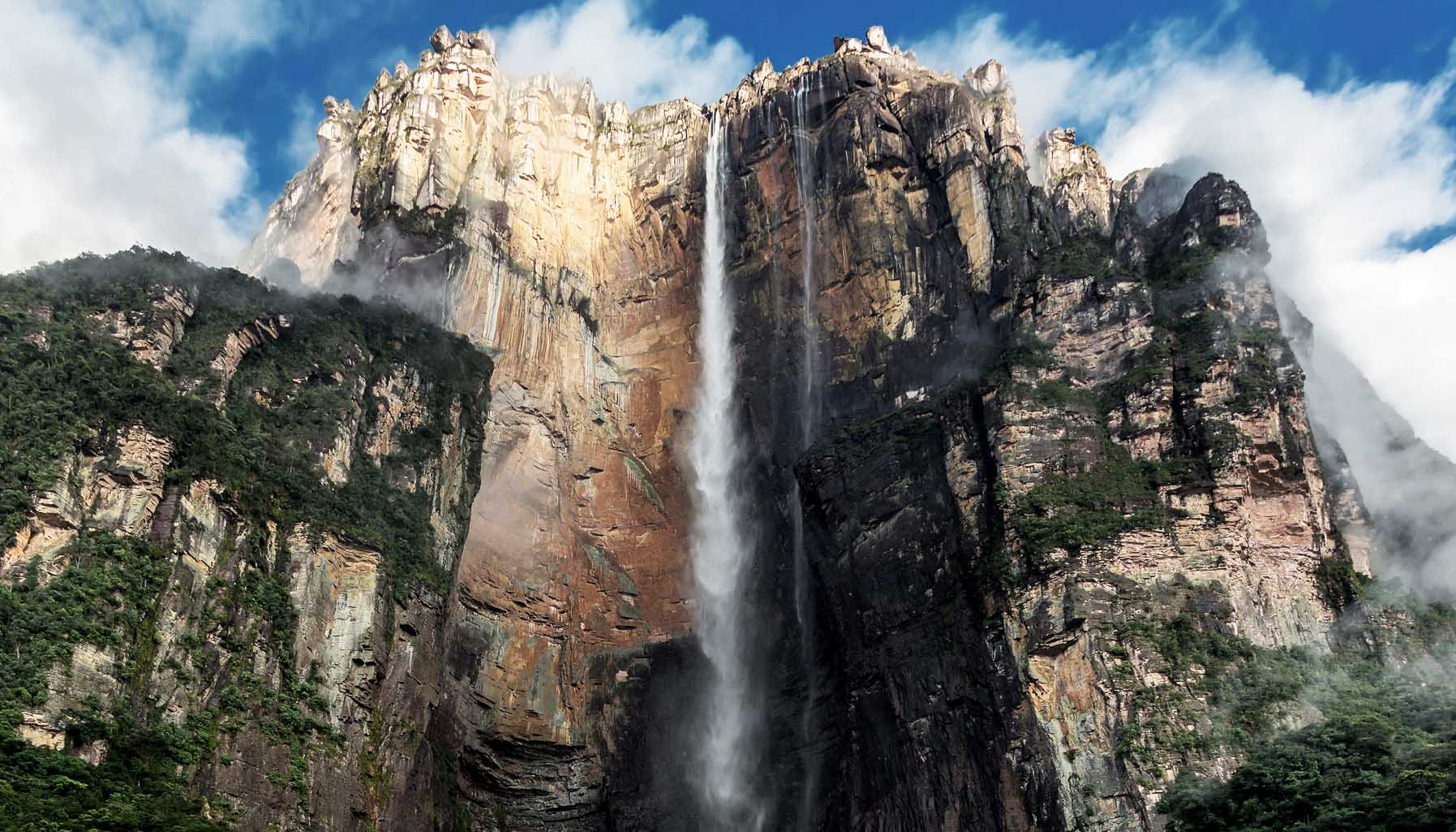 Vẻ đẹp của thác nước cao nhất thế giới ở Venezuela