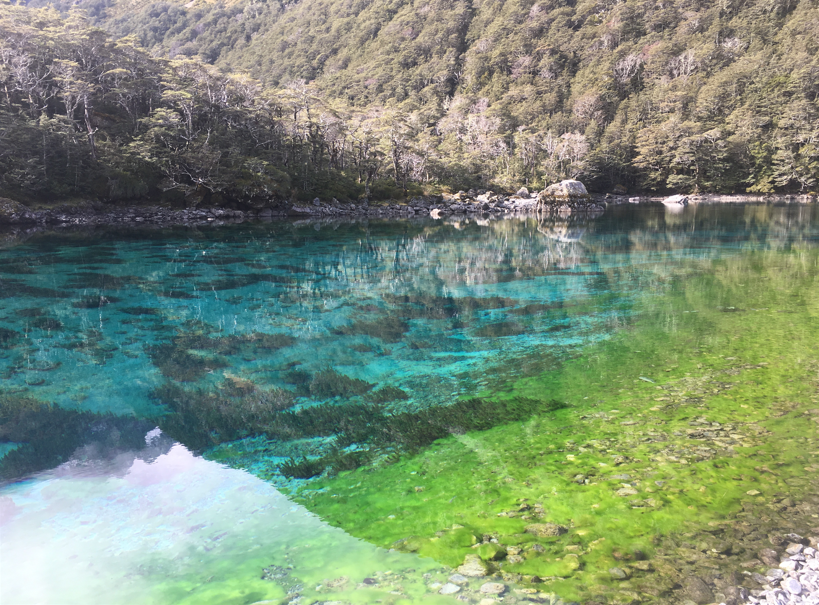 Chất lượng nước của hồ Blue Lake gần như nước cất