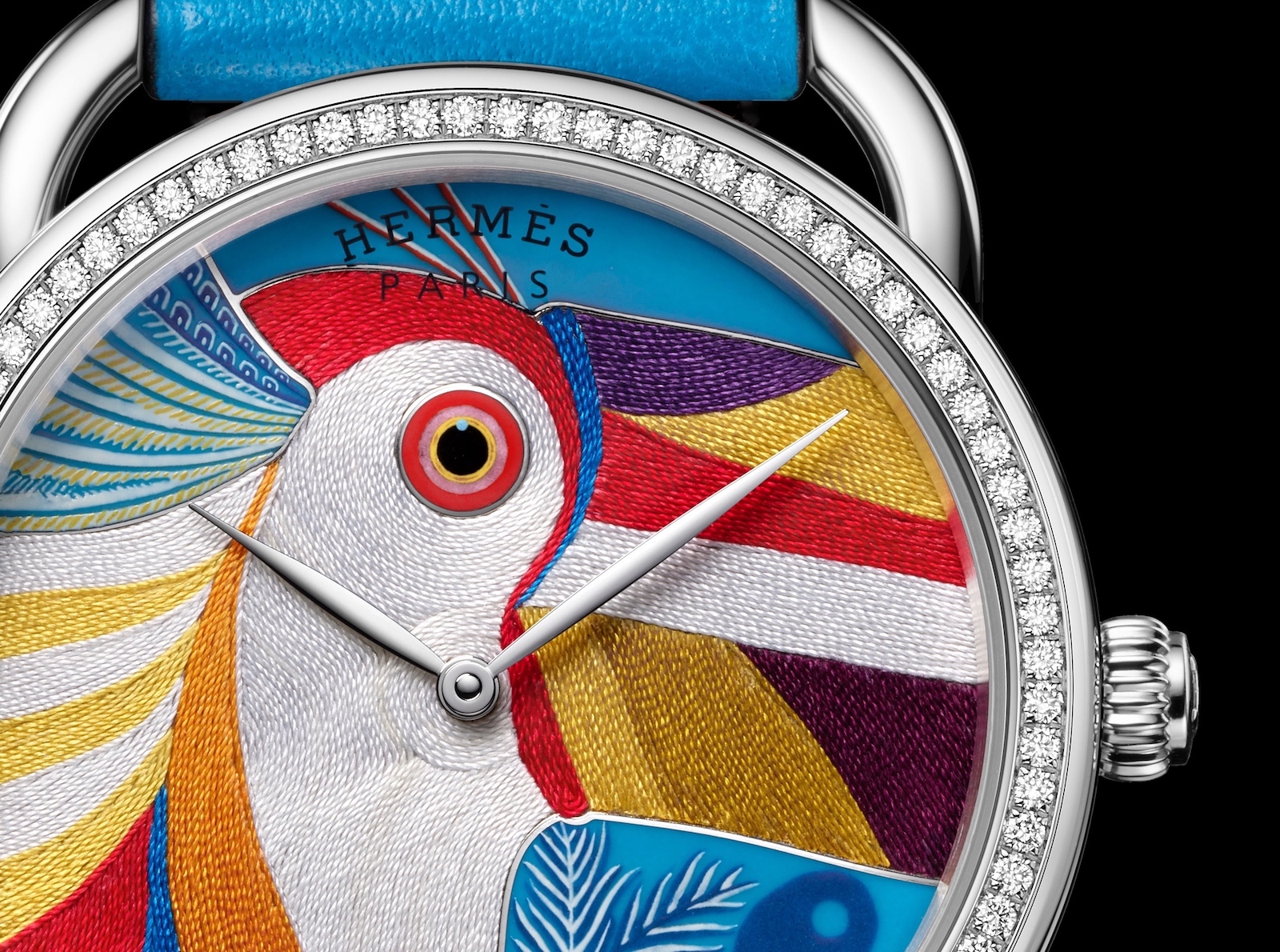 Đồng hồ phiên bản giới hạn với mặt số "thêu" sợi tơ tằm của Hermès