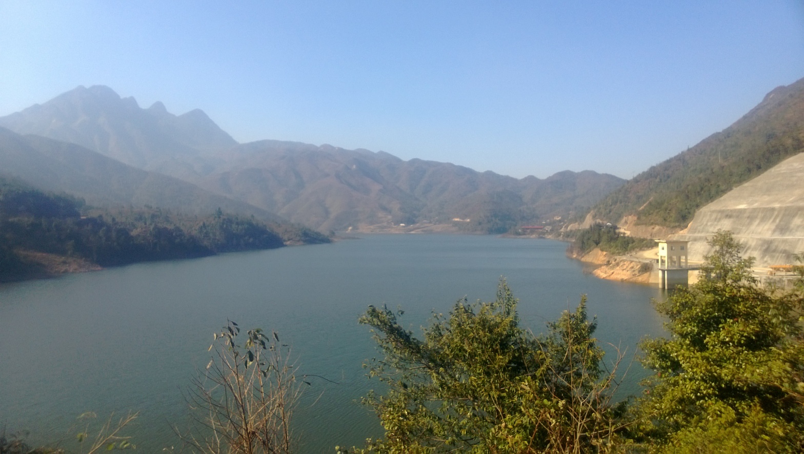 Hồ Séo Mý Tỷ nằm cách trung tâm thị xã Sa Pa khoảng 20 km